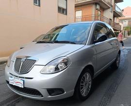 Lancia Ypsilon 1.2 69 CV Unyca