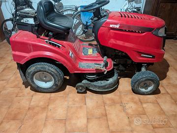 trattorino taglia erba MTD