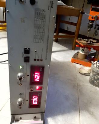 Alimentatore Professionale ELIND  0-30V  0-80 A