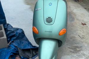 Vespa et4 125