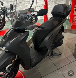 Honda SH 350 Sport con accessori