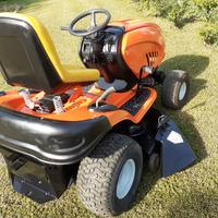 trattorino rasaerba tagliaerba 