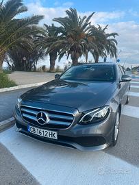 MERCEDES E200 4MATIC 2018 Full Optional – Benzina