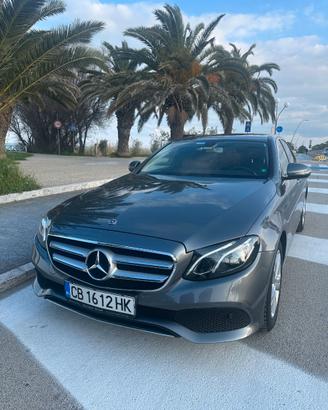 MERCEDES E200 4MATIC 2018 Full Optional – Benzina