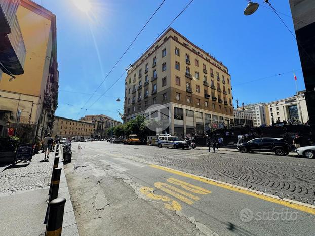 3 LOCALI A NAPOLI