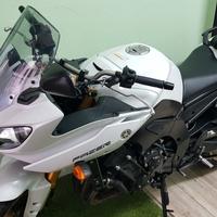 Yamaha Fazer 8 MOTO