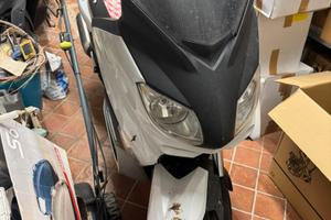 Yamaha x-max 125 2011