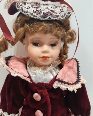 Bambola in ceramica