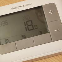 Cronotermostato Honeywell T4 T4H110A1022