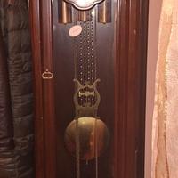 Orologio a pendolo a colonna