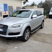 AUDI Q7 4L 7 POSTI MOTORE BUG