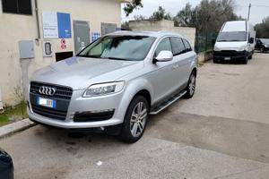 AUDI Q7 4L 7 POSTI MOTORE BUG