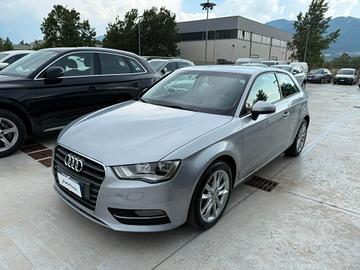 Audi A3 1.6 TDI 110CV 6MARCE 3PORTE -NAVI-