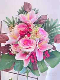 Composizione floreale artificiale di qualità