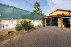 VILLA SINGOLA A MOMBELLO DI TORINO