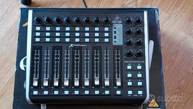 X Touch Compact Behringer