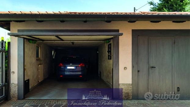 Garage / Posto Auto a Firenze - Soffiano