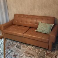 Divano letto in ecopelle 