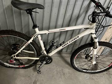 Mountain bike Shimano