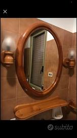 Set bagno con specchio e altri accessori .