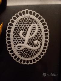 Quadretto con ELLE in merletto veneziano