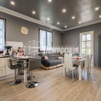 4 LOCALI TOTALMENTE RISTRUTTURATO CON GIARDINO