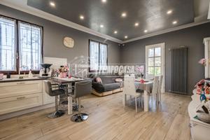 4 LOCALI TOTALMENTE RISTRUTTURATO CON GIARDINO