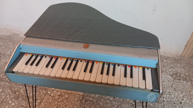 Pianoforte a coda giocattolo anni 50-60