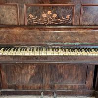 Pianoforte verticale antico