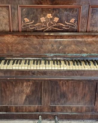 Pianoforte verticale antico
