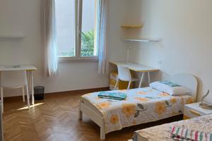 Posto letto in ampia camera doppia