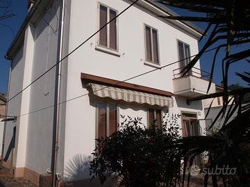 Villa indipendente con garage doppio