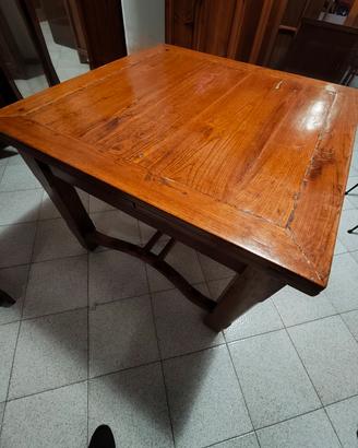 Tavolo vintage in legno
