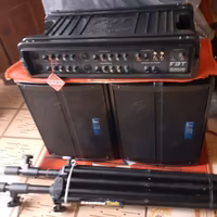 due casse da 100 watt più l'amplificatore 