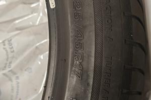 n 4 gomme estive al 90% Briggestone