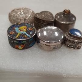 antiche scatolette in argento smaltato porta pillo