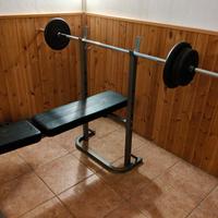 Panca piana con bilanciere 