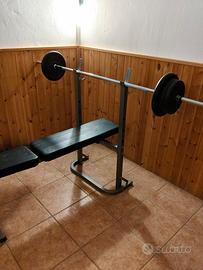 Panca piana con bilanciere 