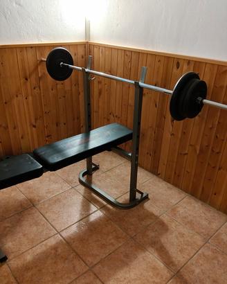 Panca piana con bilanciere 