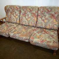 Divano legno con cuscini a 3 posti + 2 poltrone