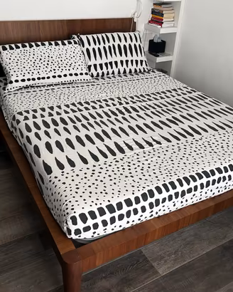 Letto matrimoniale + 2 comodini