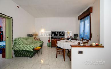 RIF: AN262S - Trilocale con giardino, cantina e ga