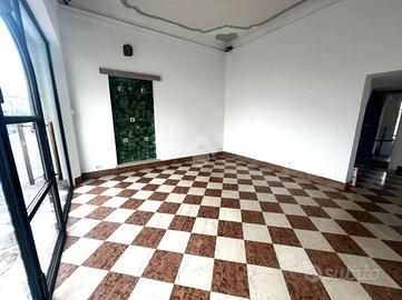 NEGOZIO A MIRANO