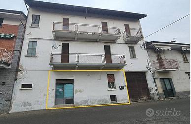 Immobile di 37 m² a Momo