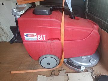 lavapavimenti a batteria  ricondizionata 
