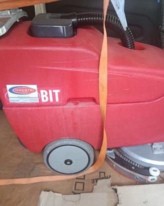 lavapavimenti a batteria  ricondizionata 