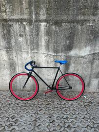 Bici scatto fisso