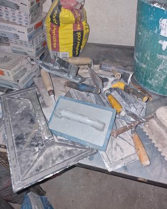 attrezzi per muratore 