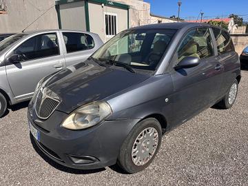 Lancia Ypsilon 1.2 16V Platino