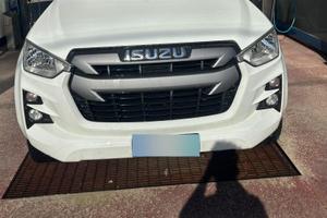ISUZU DMAX N60 versione BB A/T anno 2023